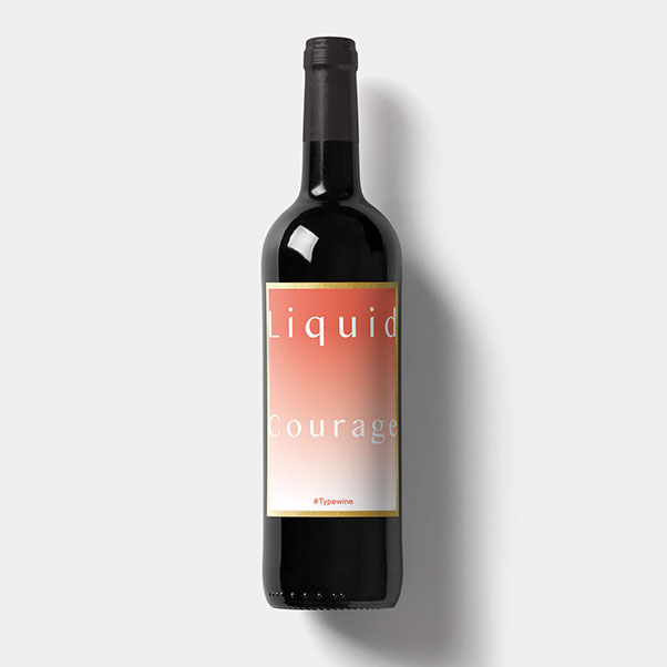 flaschenetikett-fuer-jede-party-mit-weinspruch-von-typewine-weinflasche-liquid-courage Weinetikett von Typewine mit persönlichen Trinkspruch zum Aufkleben als Geschenkidee für Partys
